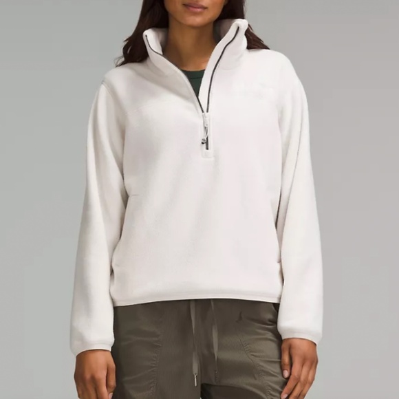 lululemon athletica Tops - LULULEMON 1/2 Zip Fleece Pullover.